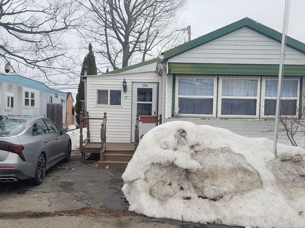 261 Newbury 17A, Peabody MA 01960