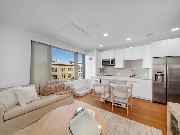 45 Lewis St 502, Boston MA 02128