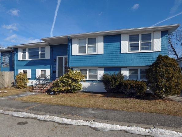 40 Central Ave, Hull MA 02045