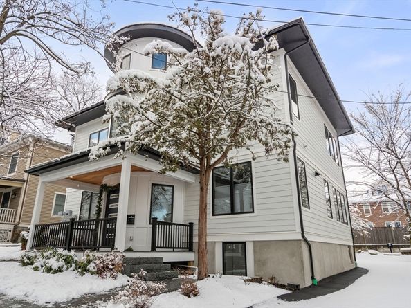 116 Thorndike St 2, Brookline MA 02446