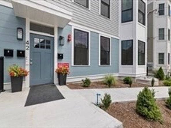 42 Waverly 1, Boston MA 02135