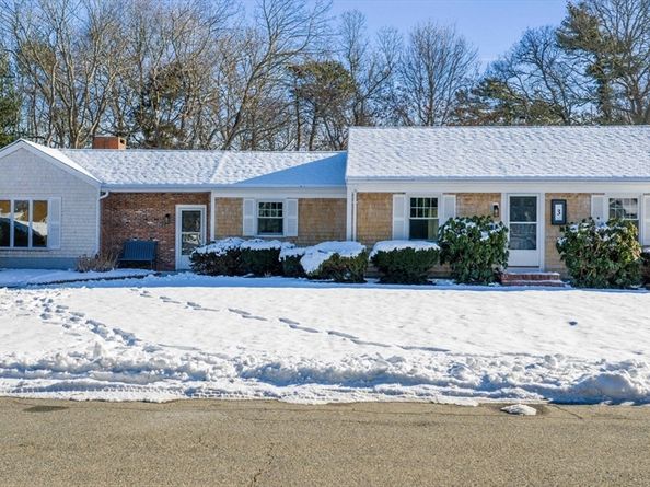 3 Rock St, Mattapoisett MA 02739