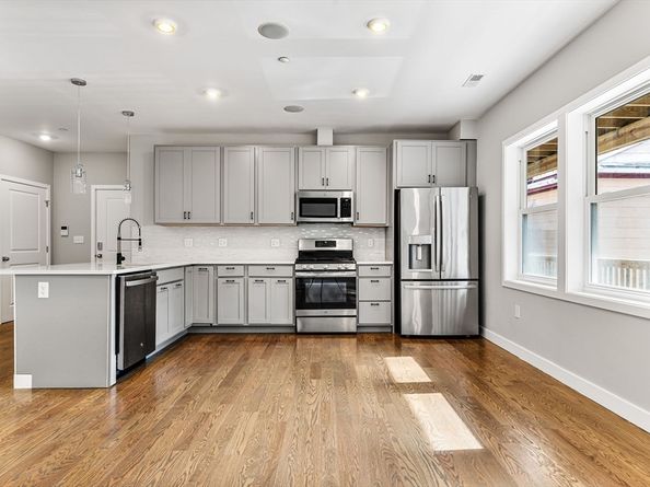 10 Ruthven Park 2, Boston MA 02121