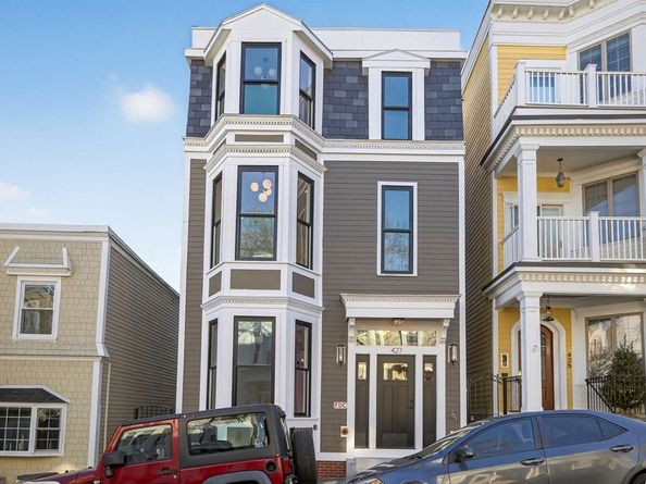 427 E 6th St 3, Boston MA 02127