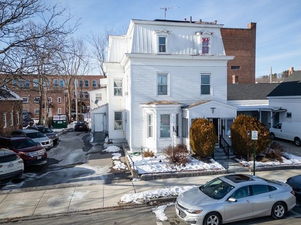 16 Depot Square, Leominster MA 01453