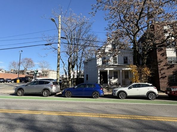 33 Beacon St, Somerville MA 02143