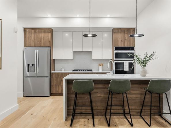 47 Condor 202, Boston MA 02128