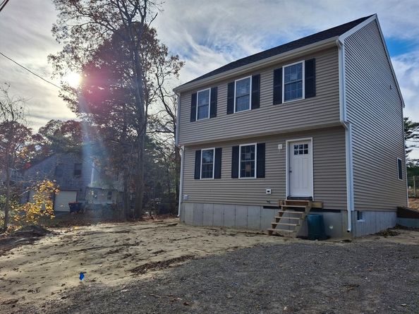108 Lake Ave, Wareham MA 02538