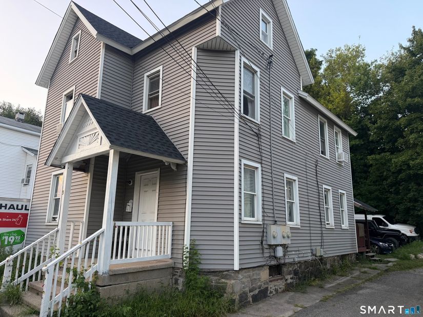 31 Maple Avenue, Danbury CT 06810