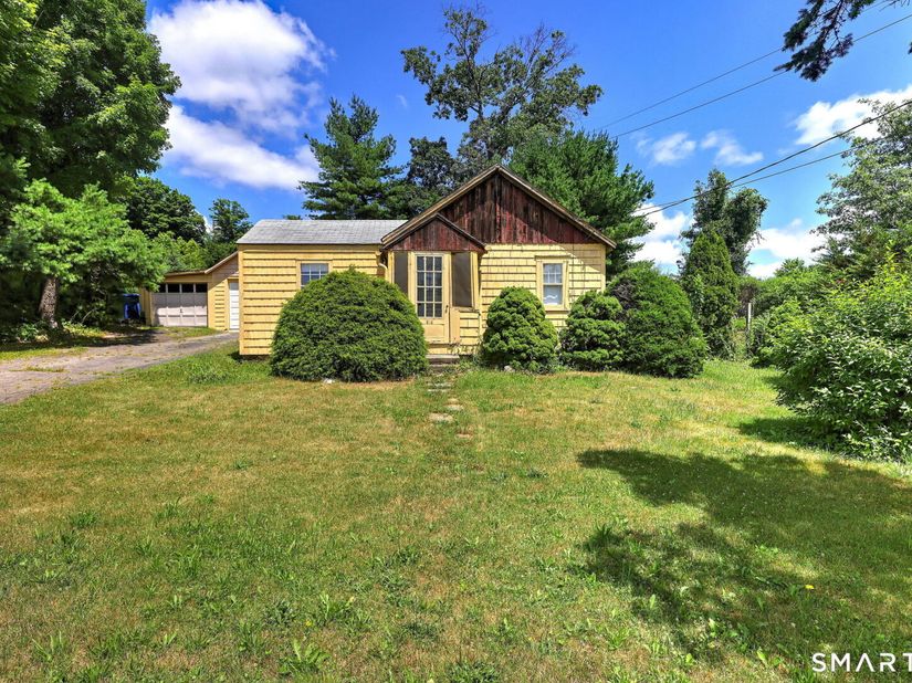 216 Cross Hill Road, Monroe CT 06468