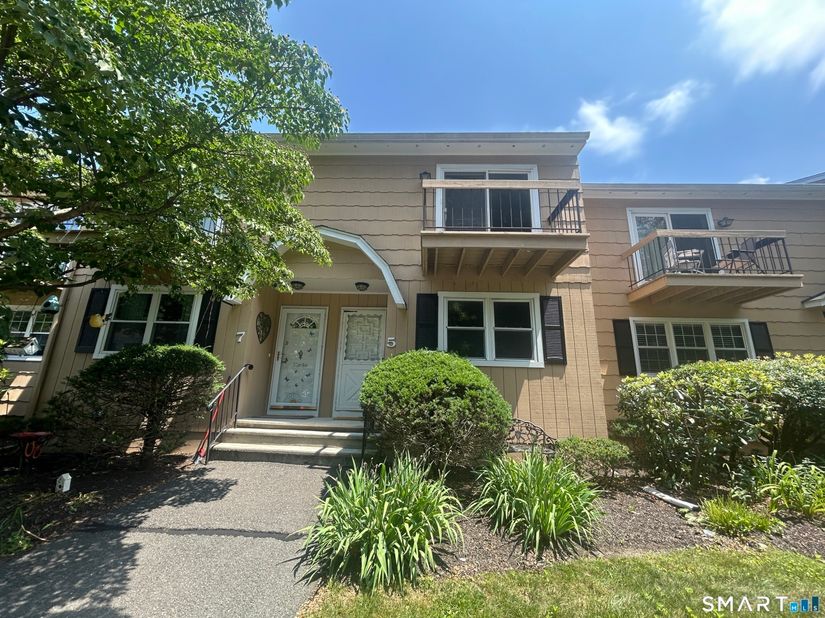 5 Deer Run 5, Bethel CT 06801