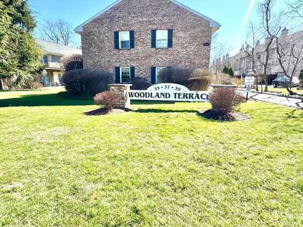 39 Woodway Road C5, Stamford CT 06907