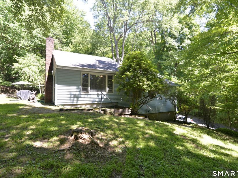 39 Taylor Road, Bethel CT 06801