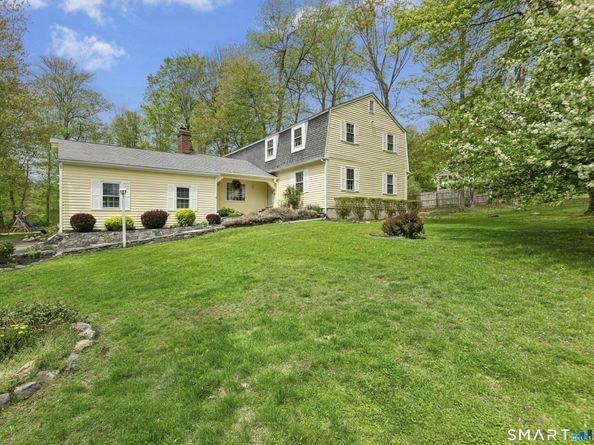 12 Heritage Drive, Danbury CT 06811
