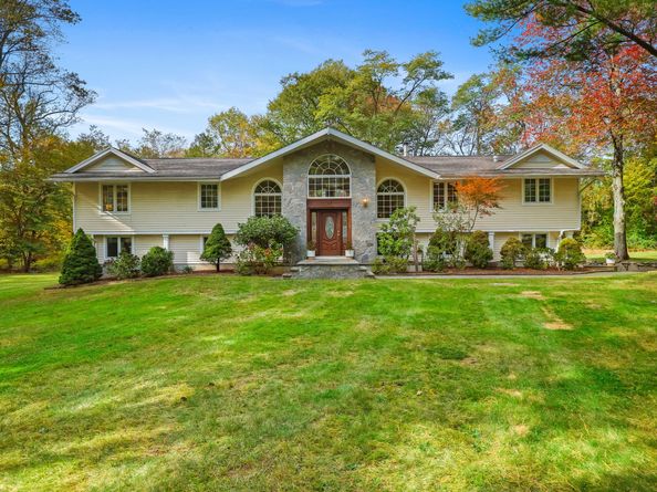 2190 Sturges Highway, Fairfield CT 06880