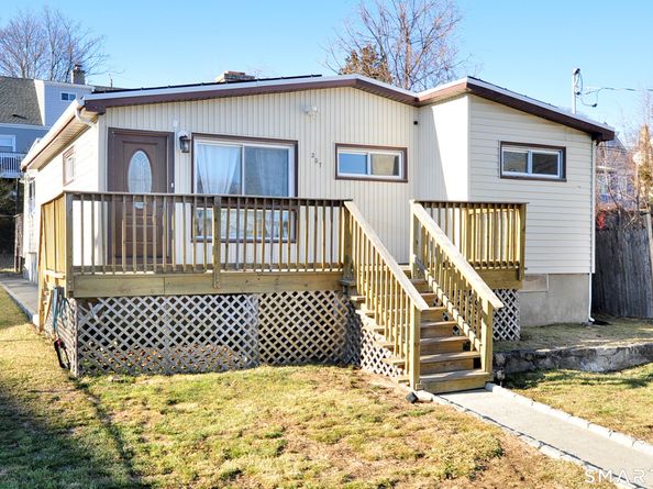 207 Hillcrest Road, Bridgeport CT 06606