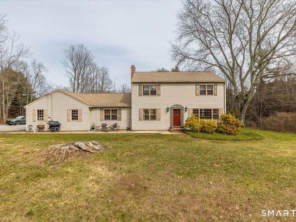 5 Mount Pleasant Road, Newtown CT 06470