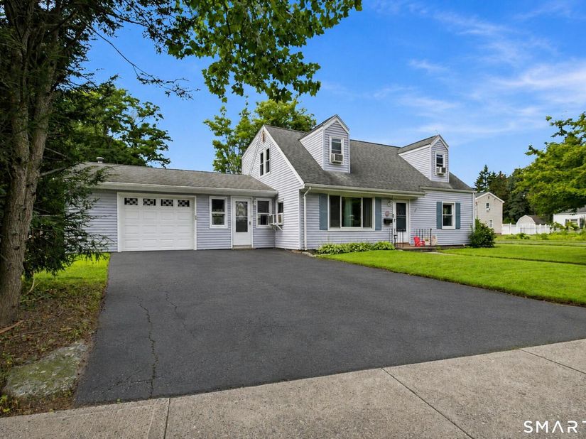 270 Delaware Drive, Stratford CT 06614