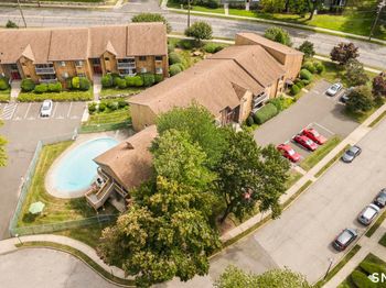6 Riverview Drive