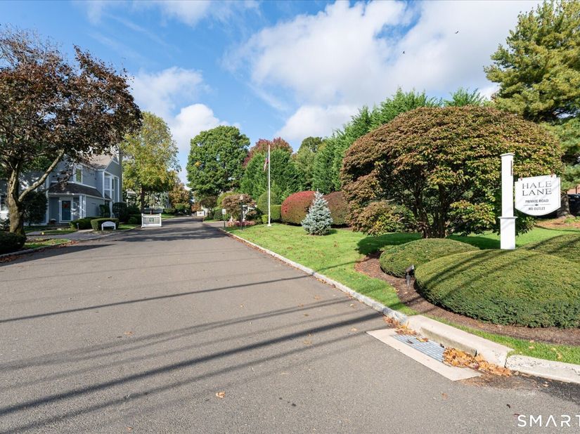71 Hale Lane 71, Darien CT 06820