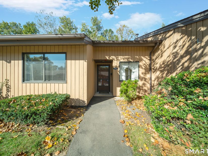 532 Asbury Ridge 532, Shelton CT 06484