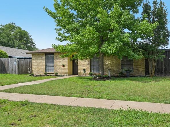 2622  Riviera Drive , Garland Texas 75040