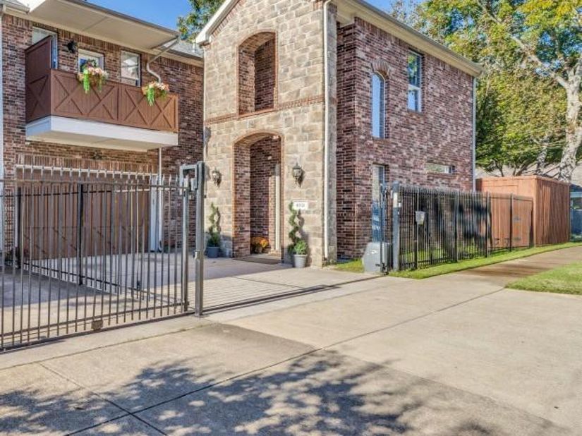 4931  Homer Street , Dallas Texas 75206