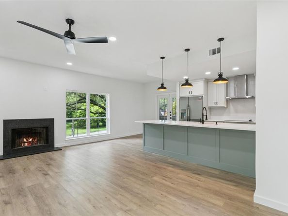 8601  Park Lane  121, Dallas Texas 75231