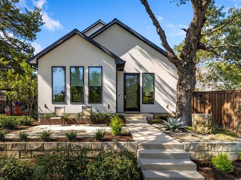 1211  Woodlawn Avenue , Dallas Texas 75208