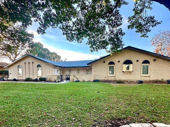 6515  Ridgeview Circle , Dallas Texas 75240
