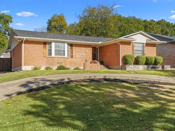 2551  El Cerrito Drive , Dallas Texas 75228