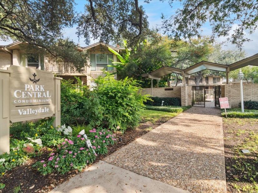 11118  Valleydale Drive  A, Dallas Texas 75230