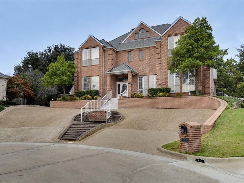 2121  Shari Lane , Garland Texas 75043