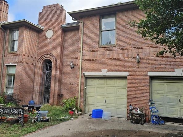 1809  Burton Hill Road , Fort Worth Texas 76107