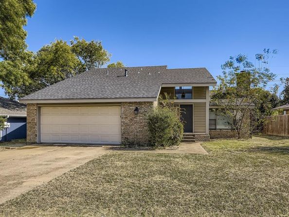 1885  Cliff View Drive , Lewisville Texas 75077