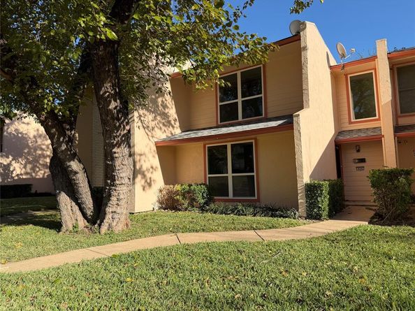 424  Valley Park Drive , Garland Texas 75043