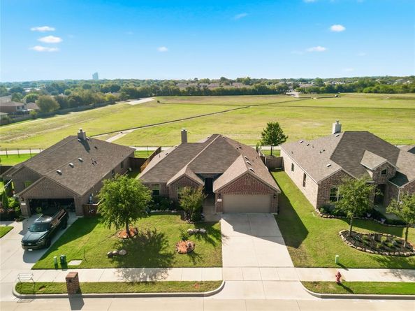 609  Meadowedge Lane , Denton Texas 76207