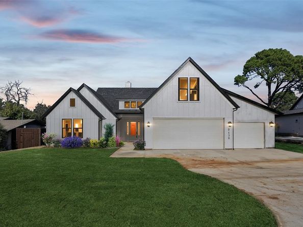 2638  Evinrude Drive , Grapevine Texas 76051