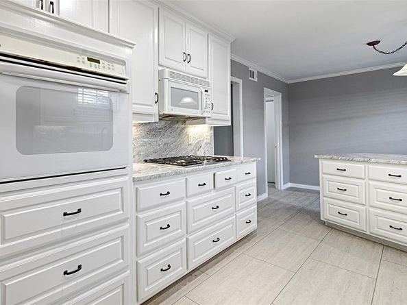 614  Brookfield Drive , Garland Texas 75040