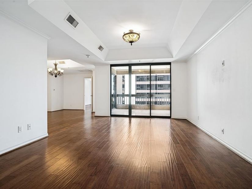 5909  Luther Lane  1202, Dallas Texas 75225