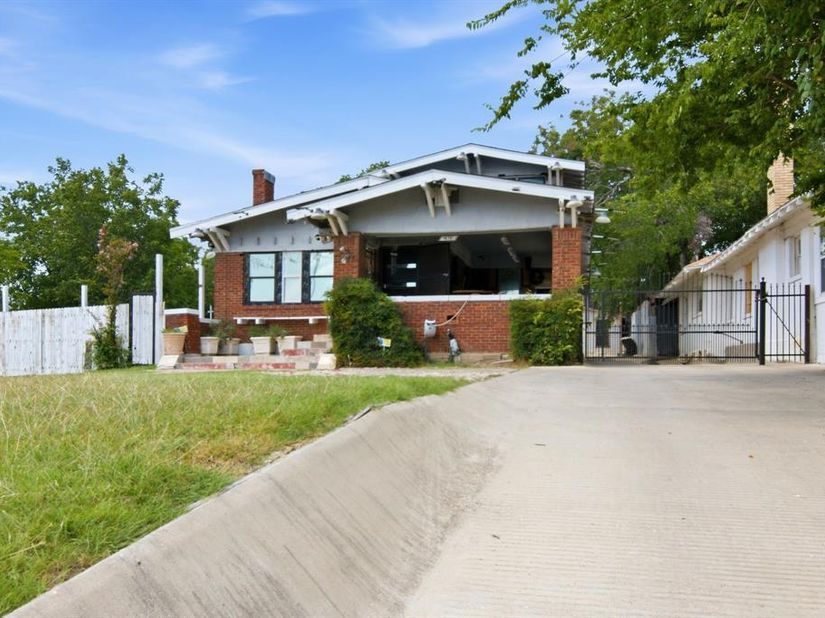 2929 E Lancaster Avenue , Fort Worth Texas 76103