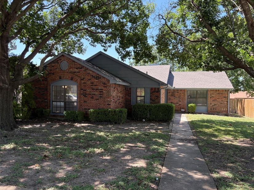 1362  Southridge Drive , Lancaster Texas 75146