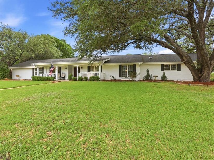 6079  Wonder Drive , Fort Worth Texas 76133