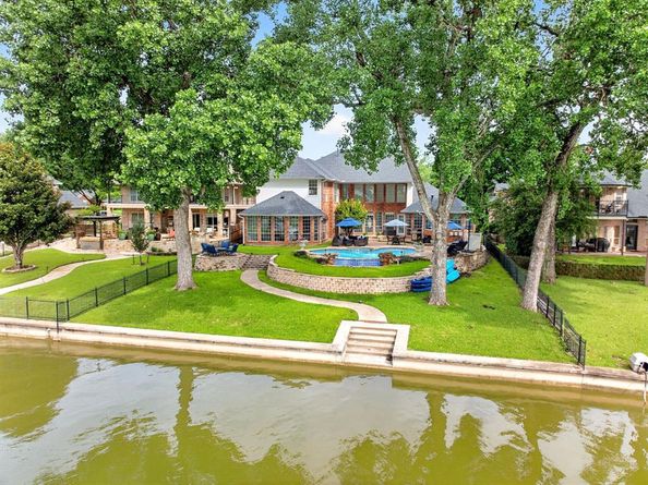 328  Leeward Circle , Azle Texas 76020