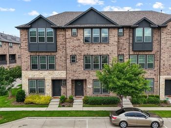 2736  Levee Lane 