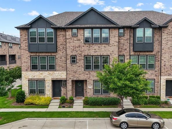 2736  Levee Lane , Lewisville Texas 75067