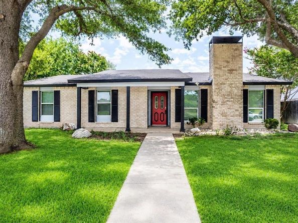 1206  OAKBLUFF Drive , Lancaster Texas 75146
