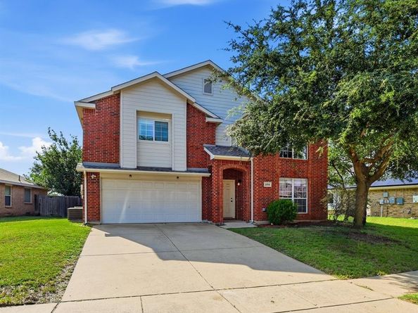 1703  Wolf Creek Drive , Arlington Texas 76018