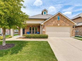 902  Lyndhurst Drive 