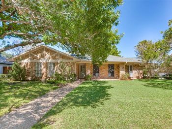 915  Grinnell Drive 